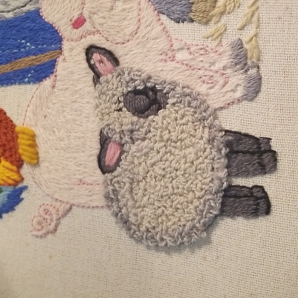 Vintage Handmade Yarn Needlecraft Embriodered Art Farm Yard Fun Framed - Picture 9 of 14